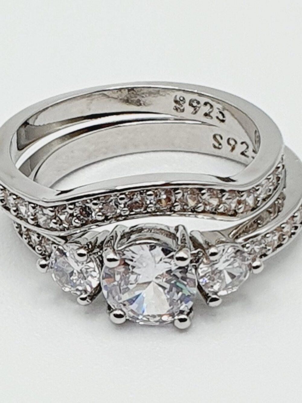 🎁CLASSIC 3 STONE ENGAGEMENT RING SET 925 SILVER CURVED WEDDING GIFT BAND, K876